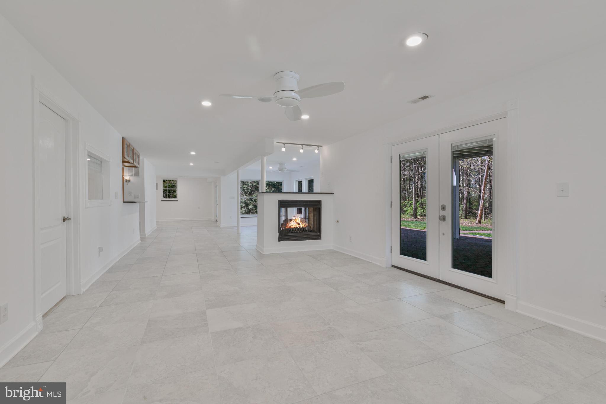 SOUTH RIDING - Residential