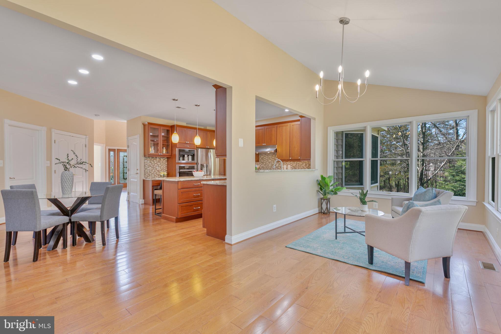 SOUTH RIDING - Residential