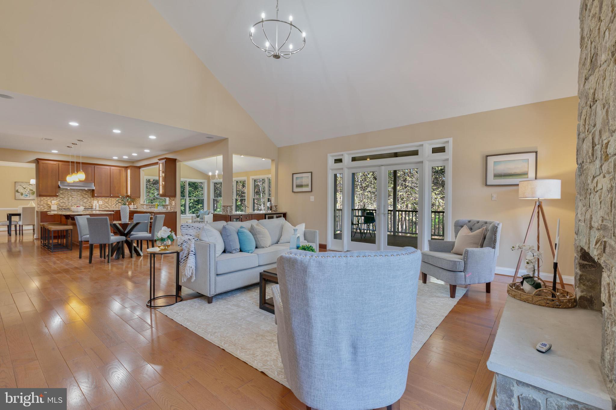 SOUTH RIDING - Residential