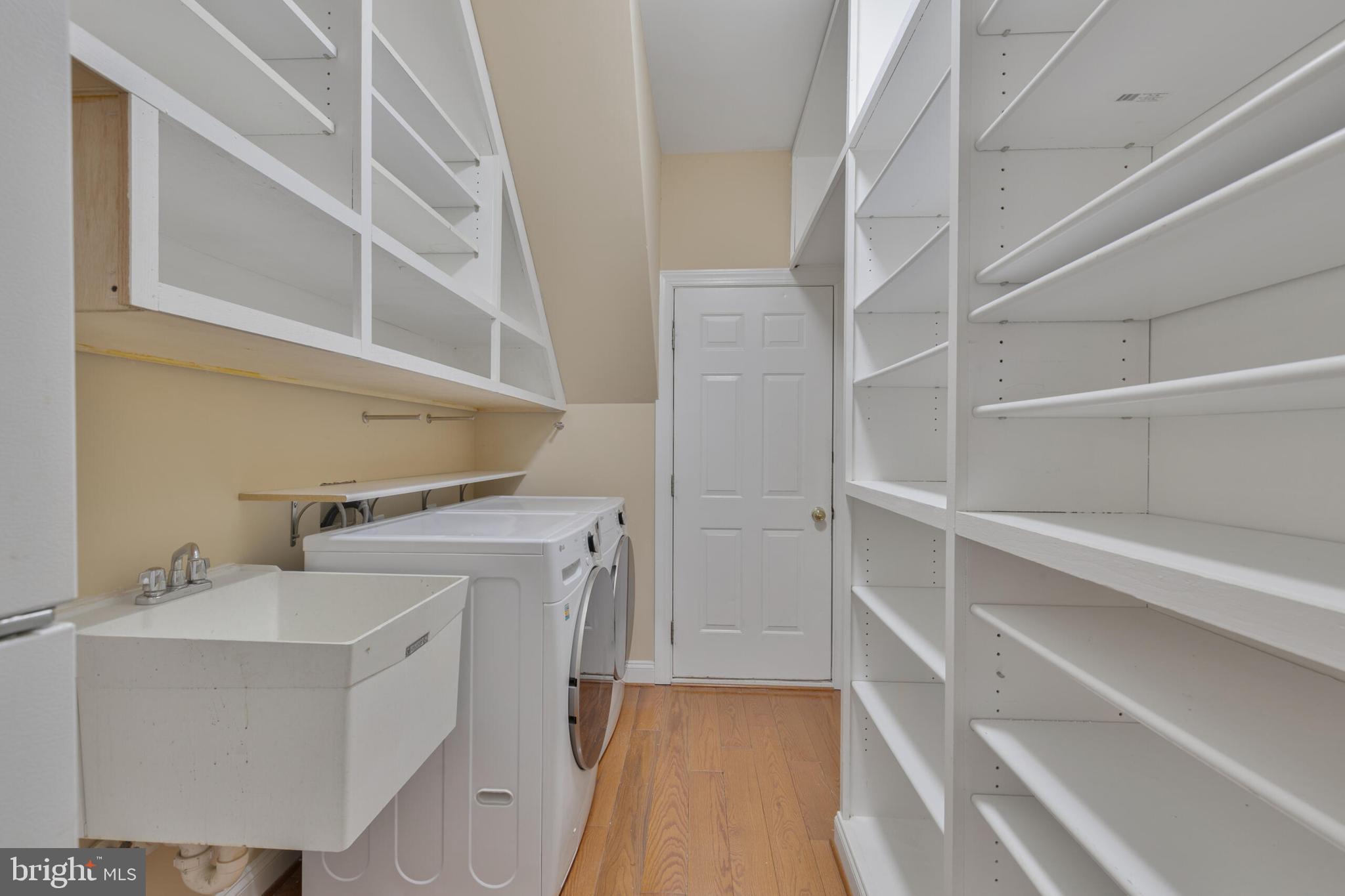 SOUTH RIDING - Residential