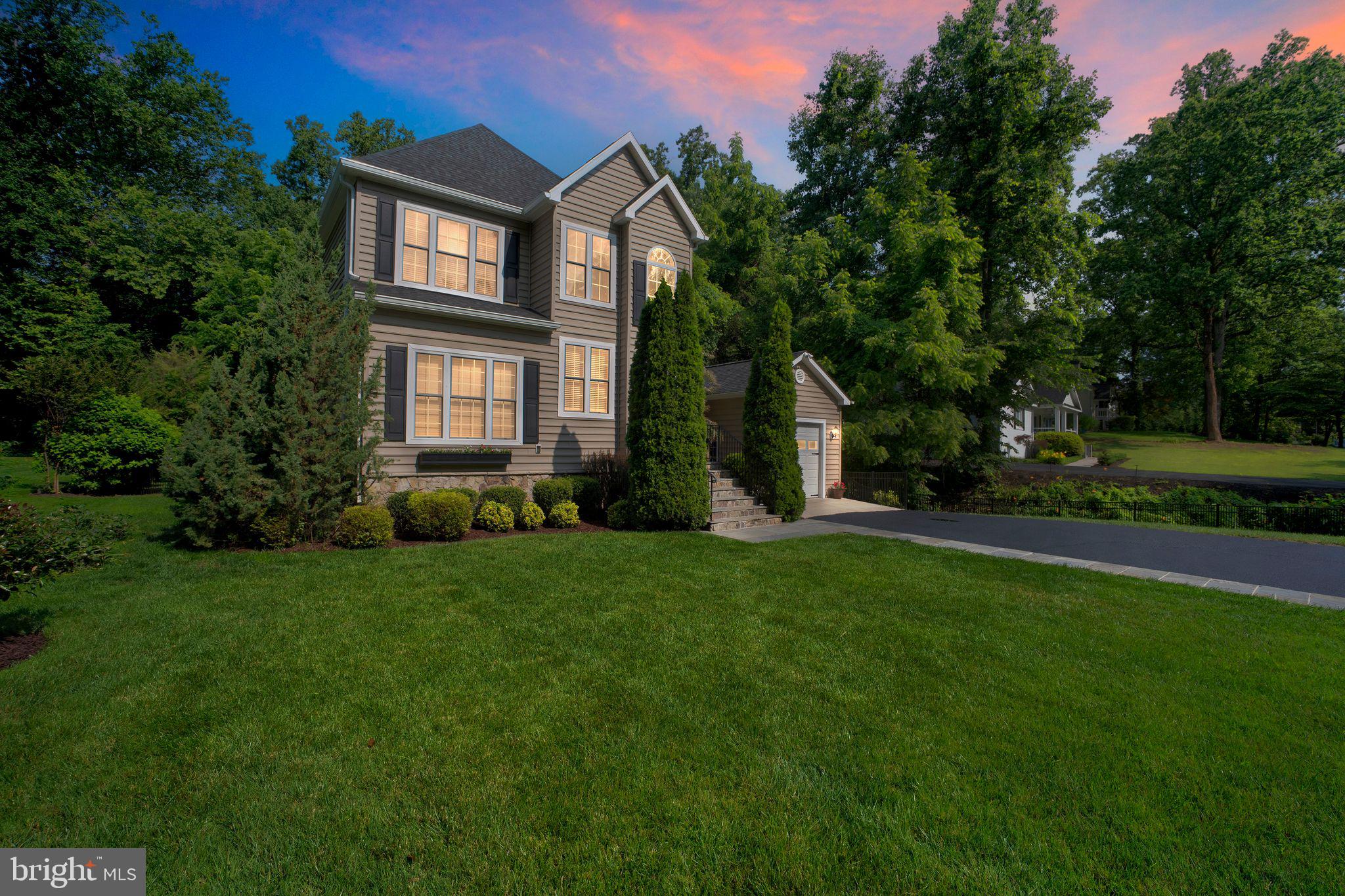 2862 ROSEMARY LANE
