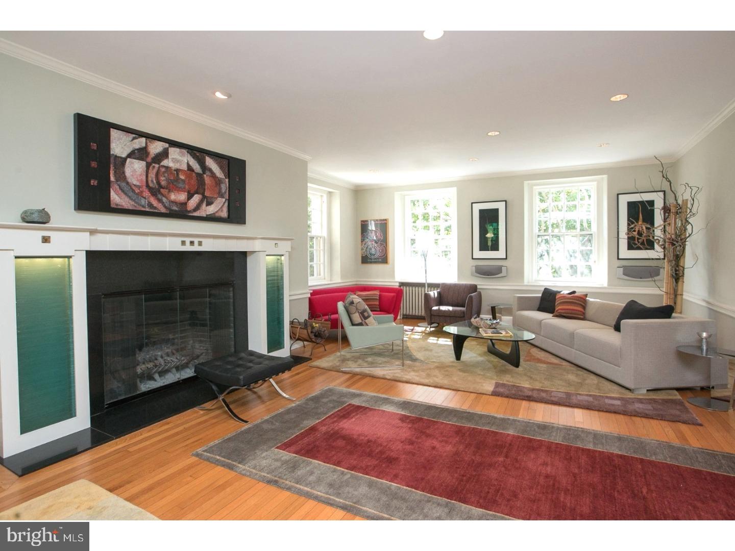 CHESTNUT HILL - Residential