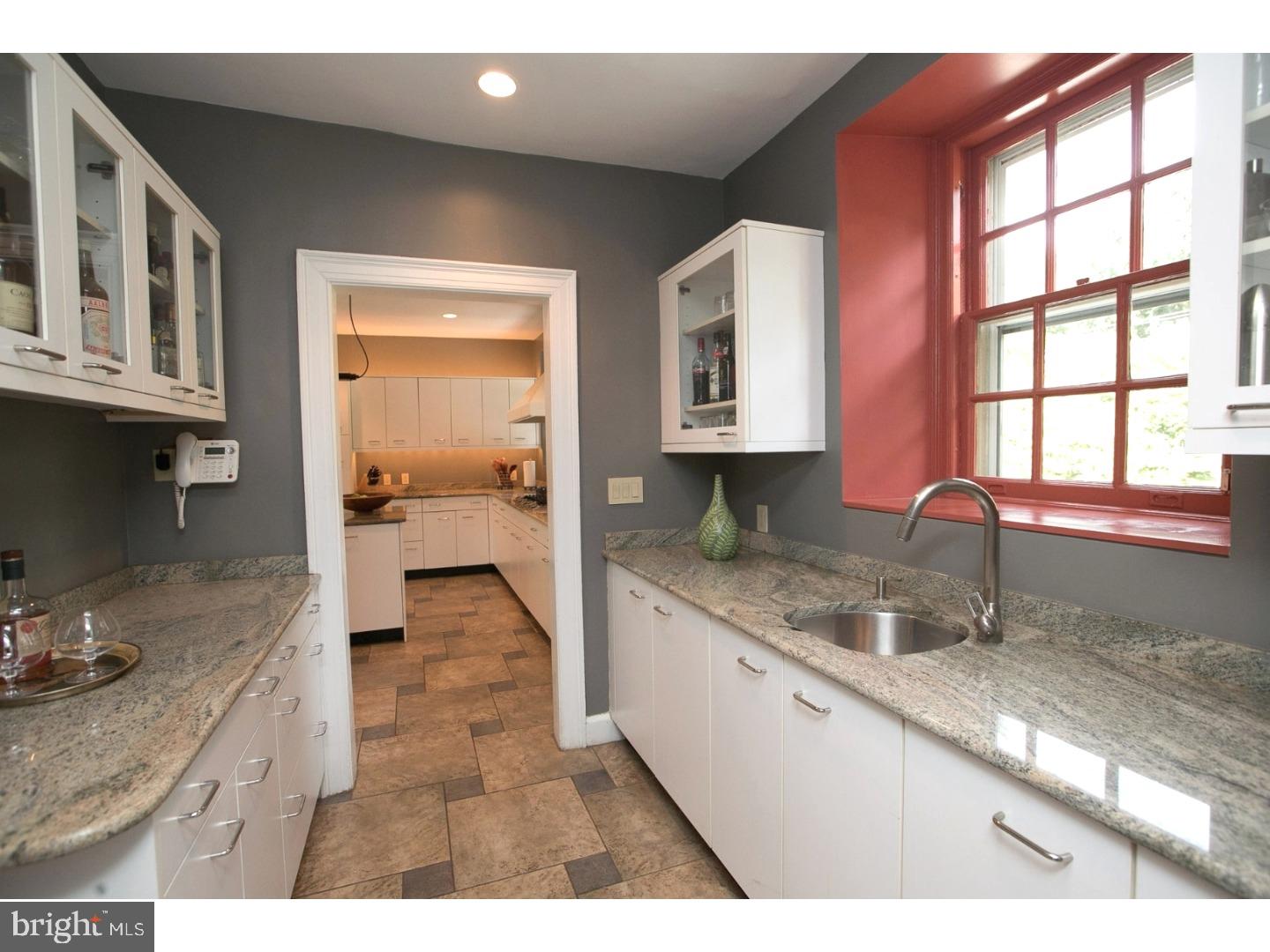 CHESTNUT HILL - Residential