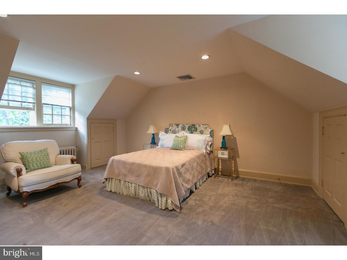 CHESTNUT HILL - Residential