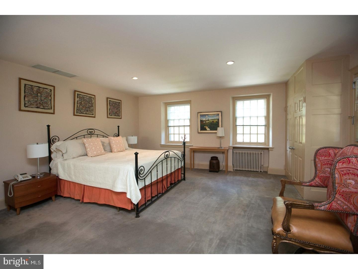 CHESTNUT HILL - Residential