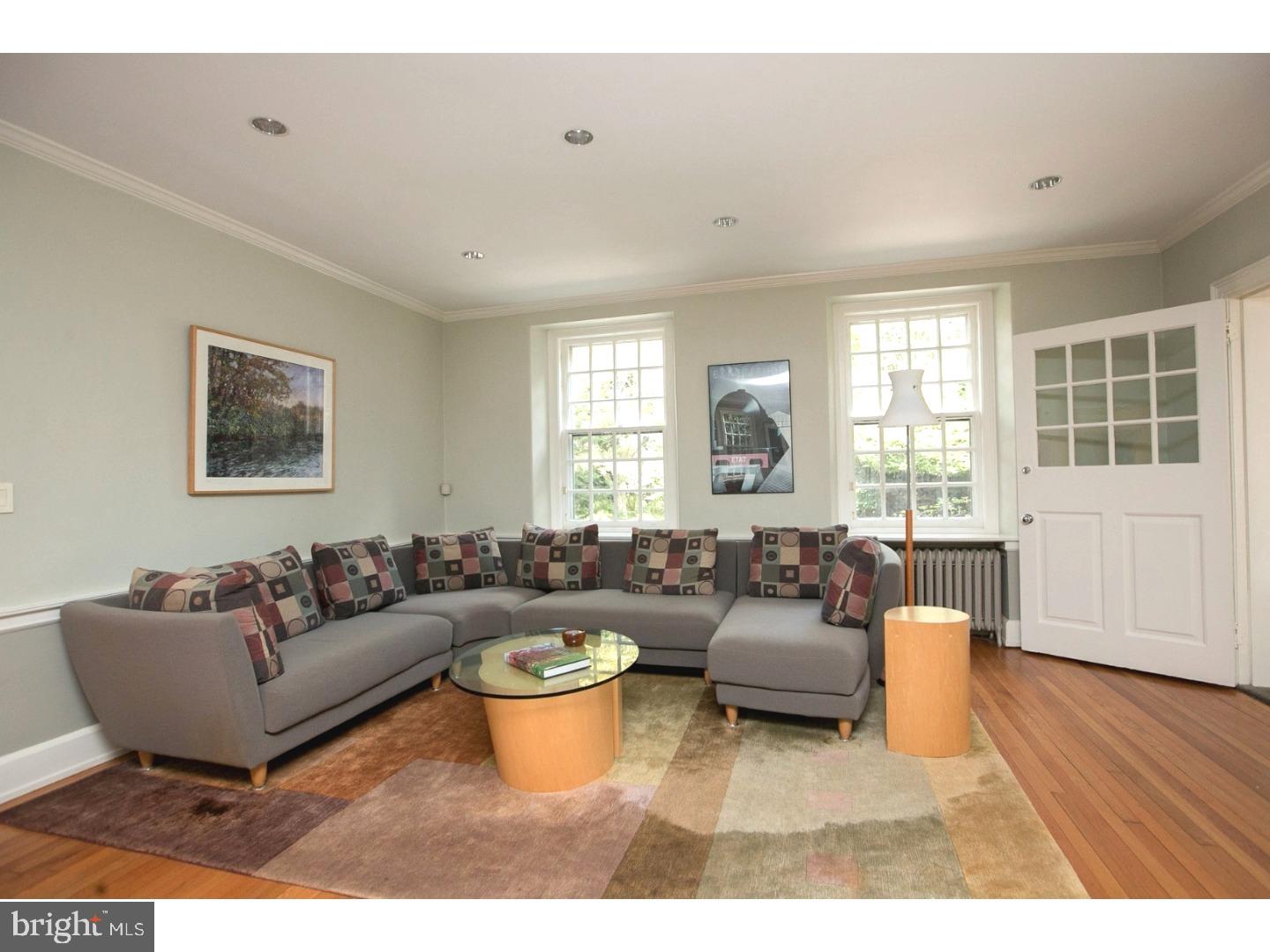 CHESTNUT HILL - Residential