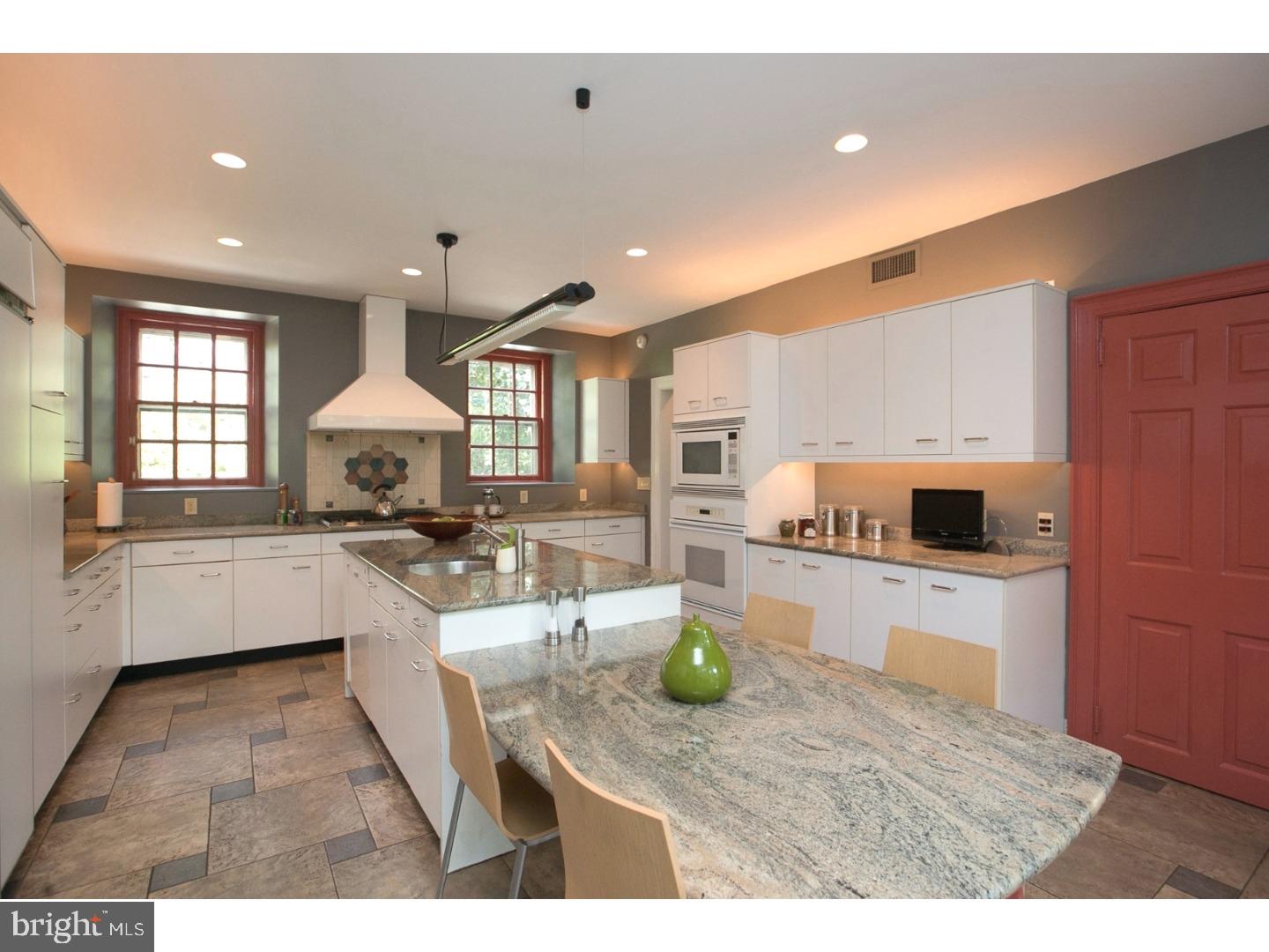 CHESTNUT HILL - Residential