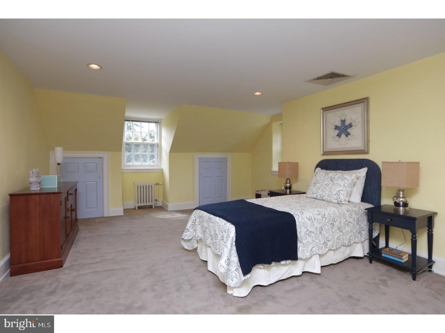 CHESTNUT HILL - Residential