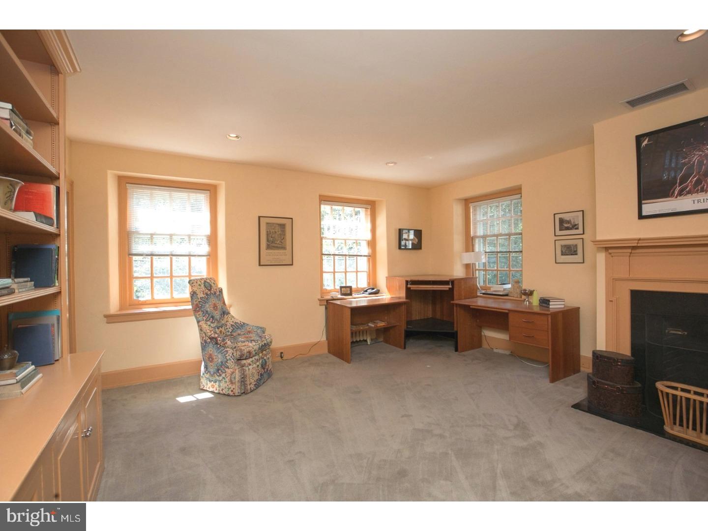 CHESTNUT HILL - Residential