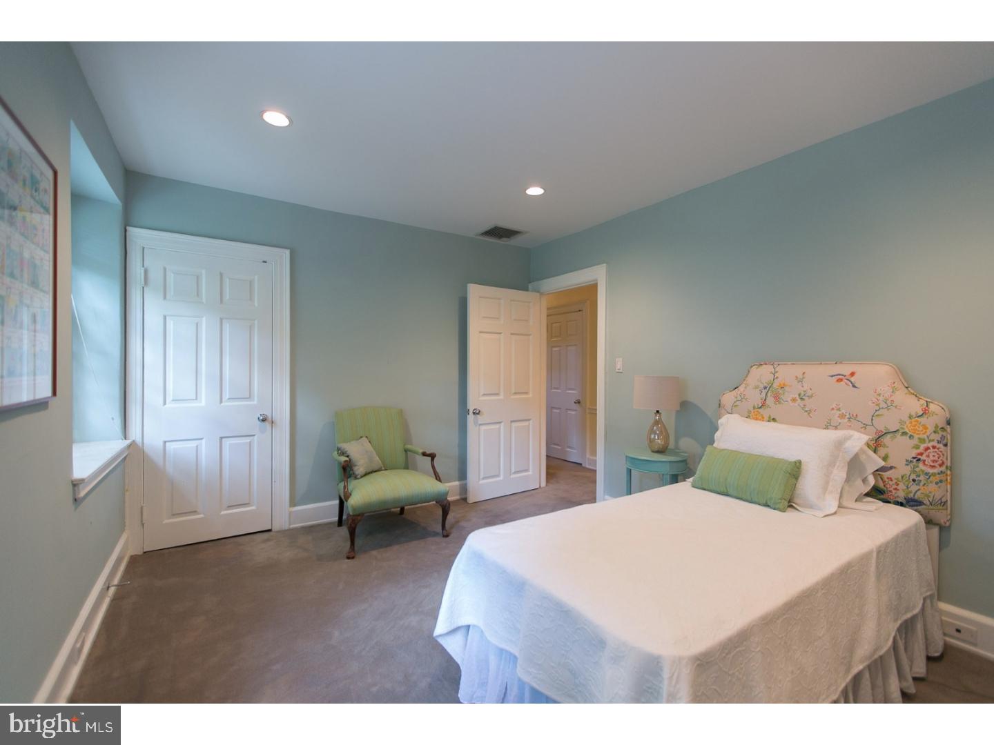 CHESTNUT HILL - Residential