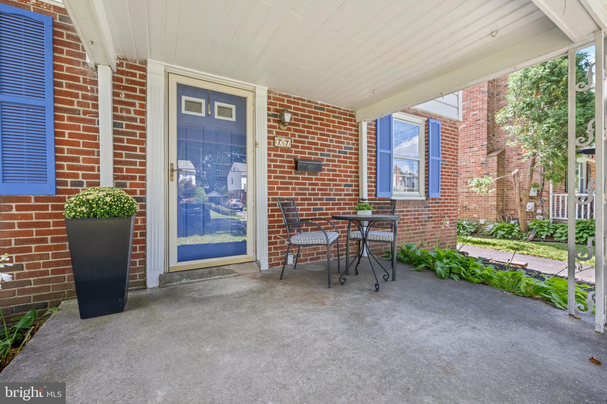 77 FOREST ROAD