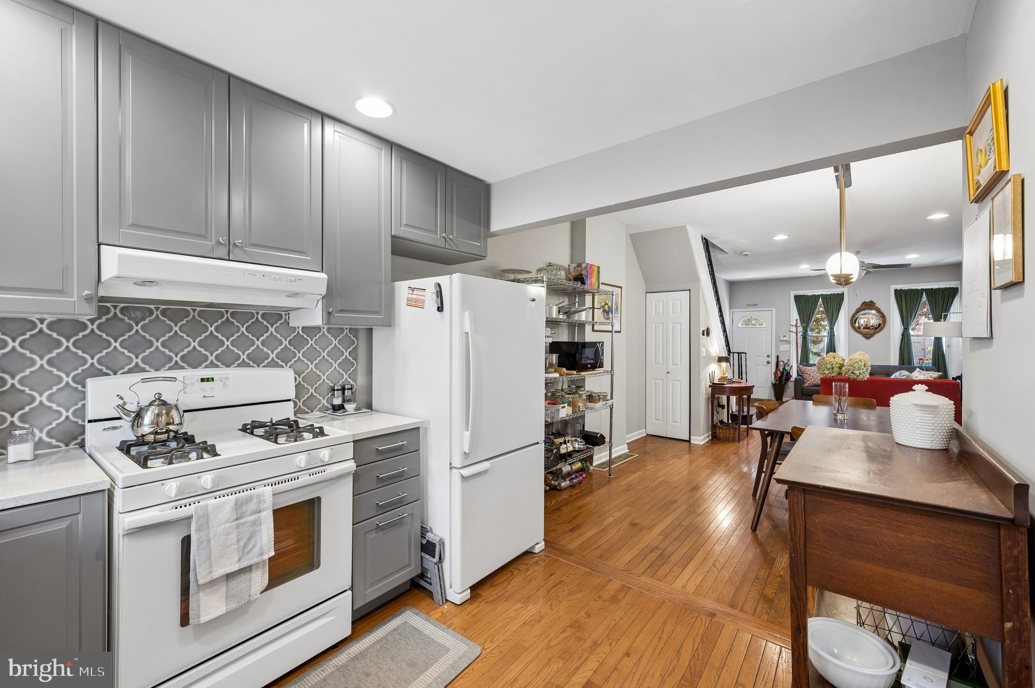 DICKINSON NARROWS - Residential