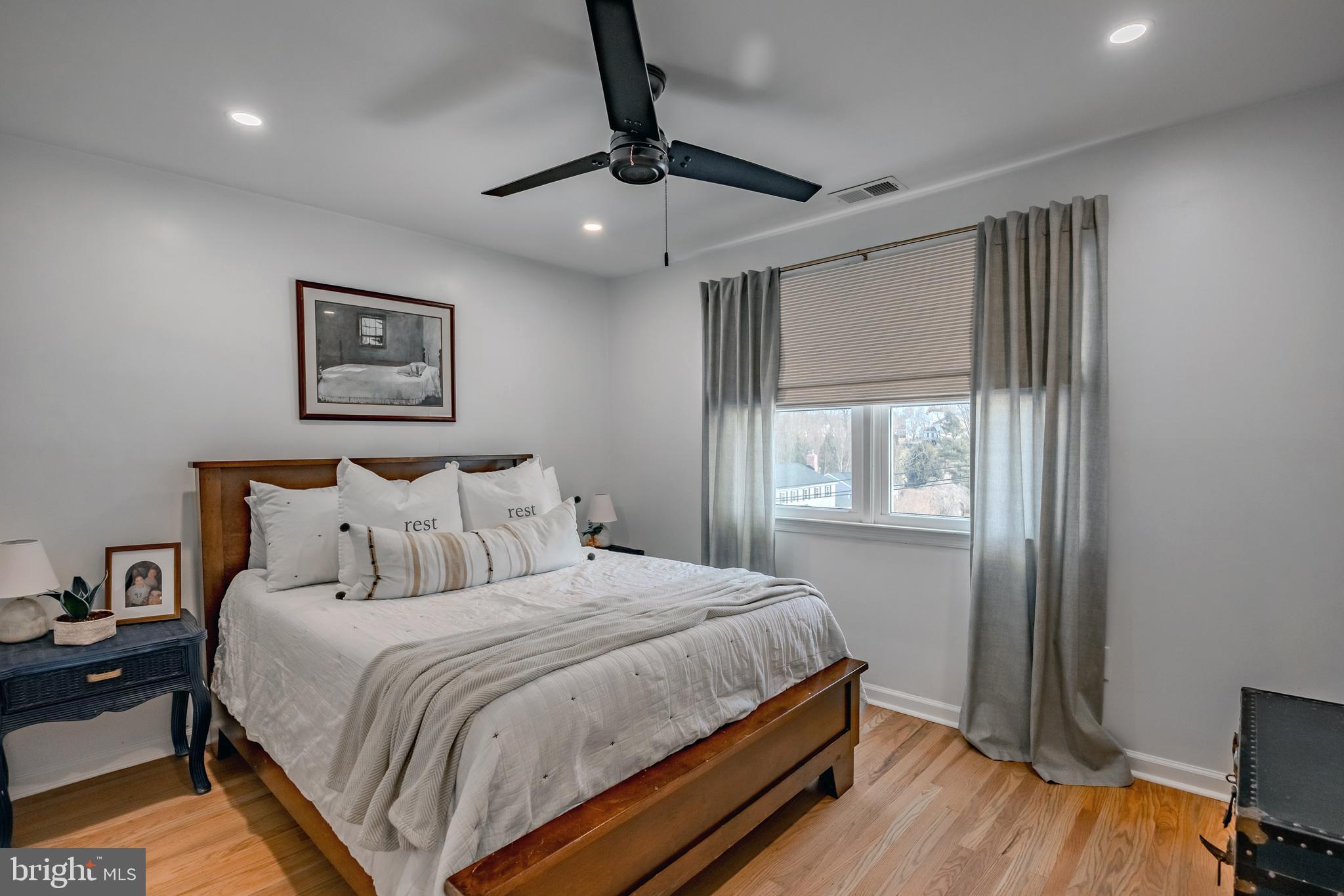 STURBRIDGE - Residential