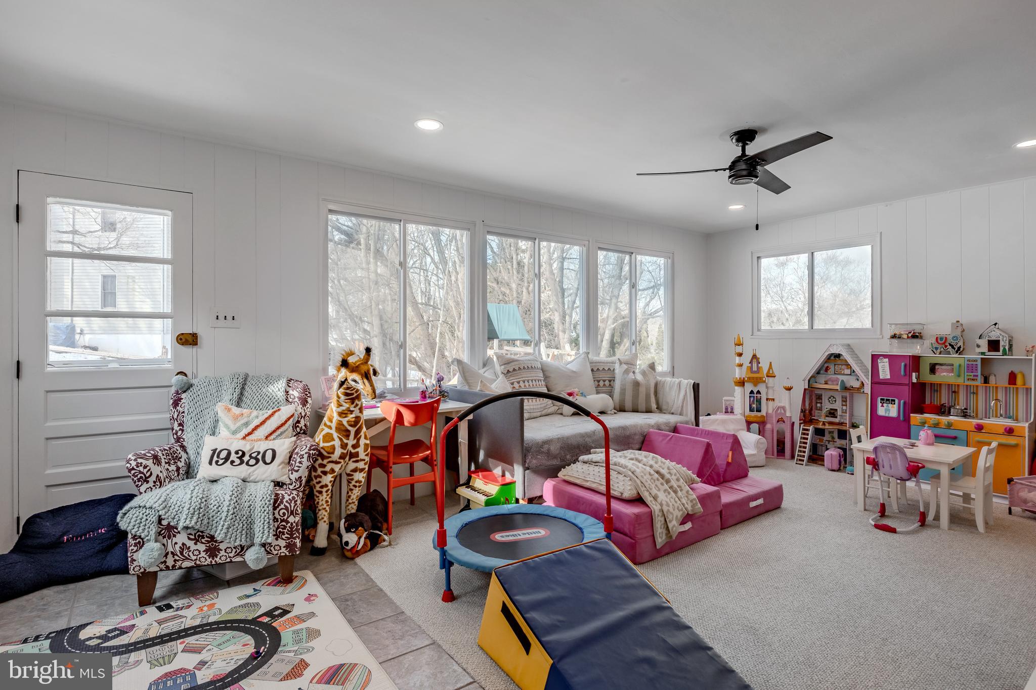 STURBRIDGE - Residential