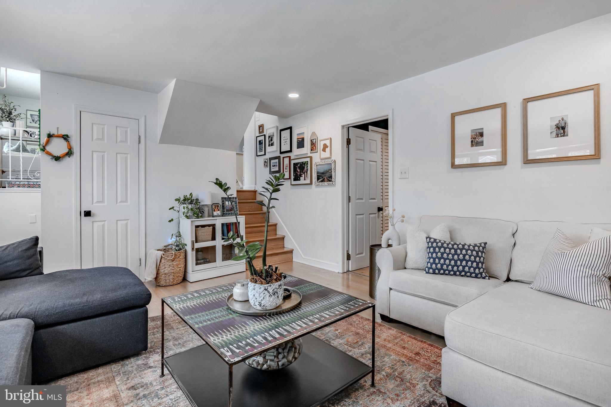 STURBRIDGE - Residential