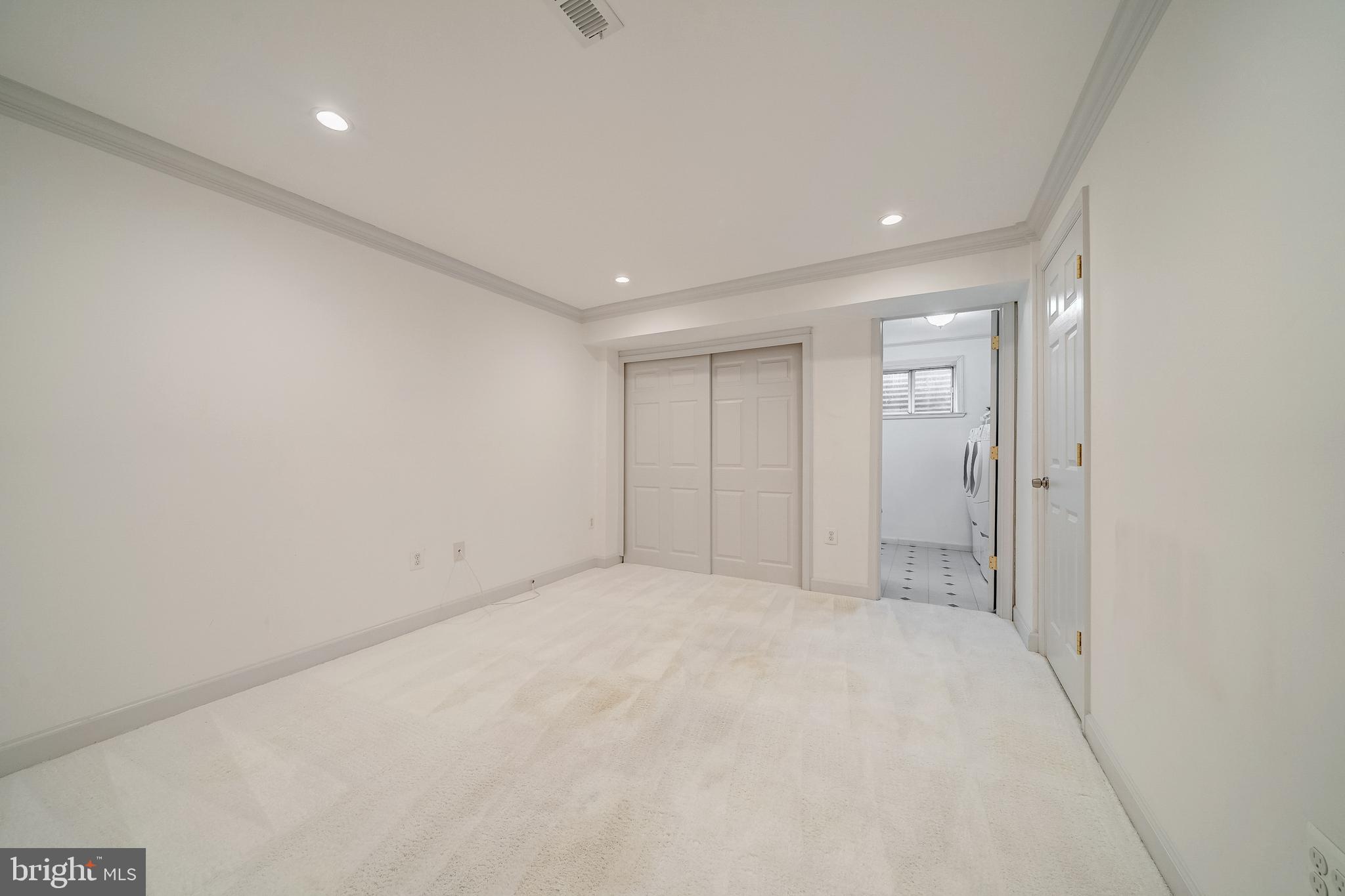 COUNTRYSIDE - Residential