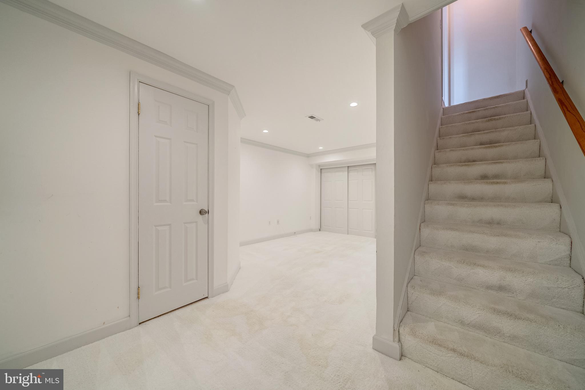 COUNTRYSIDE - Residential