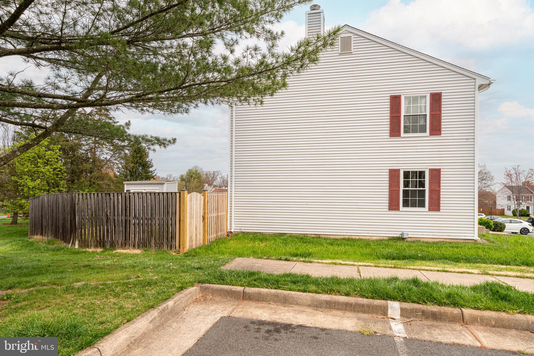 COUNTRYSIDE - Residential