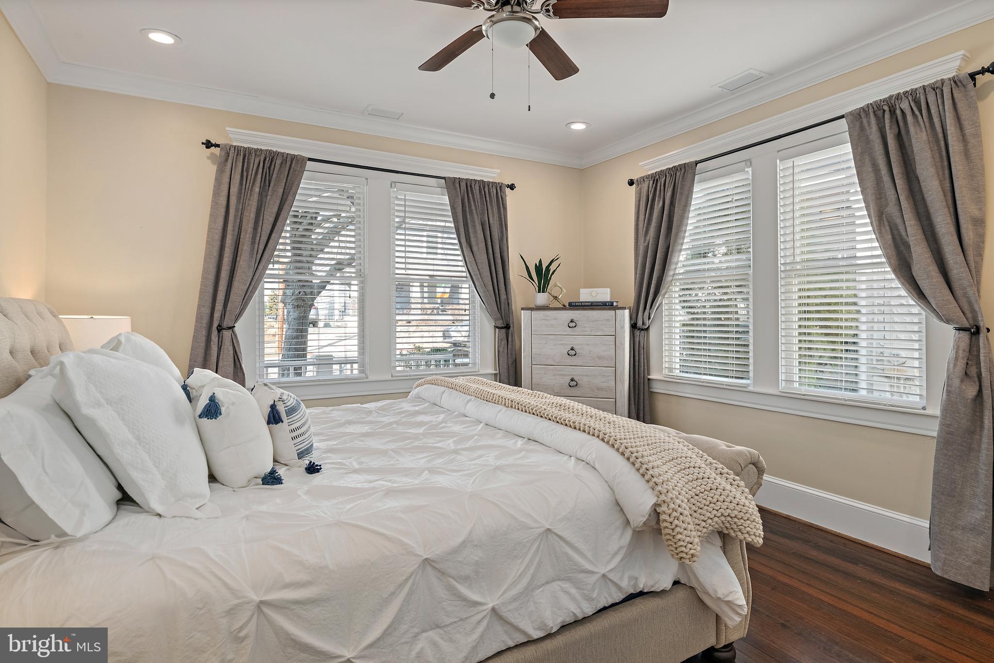 MURRAY HILL - Residential