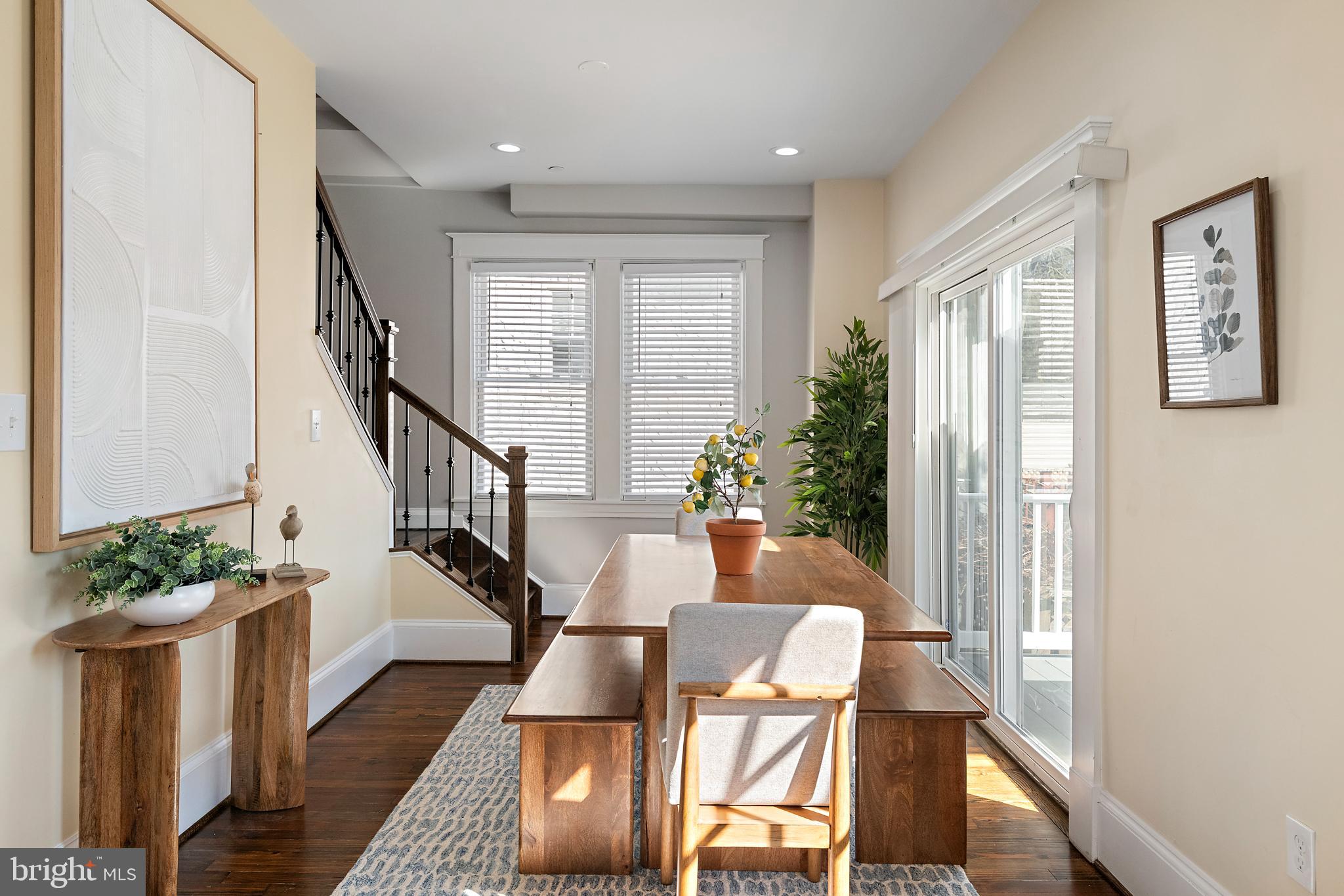 MURRAY HILL - Residential