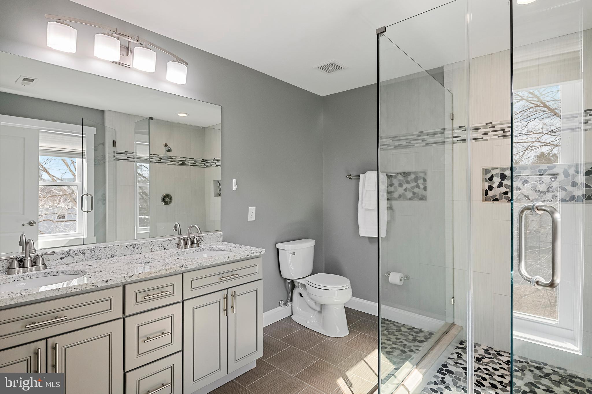 MURRAY HILL - Residential