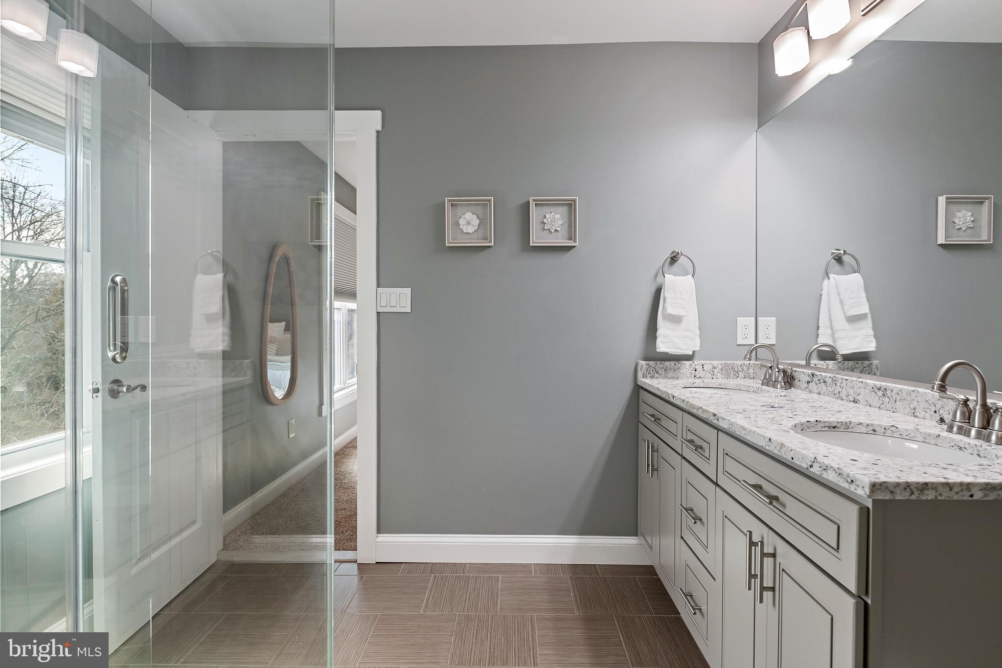 MURRAY HILL - Residential