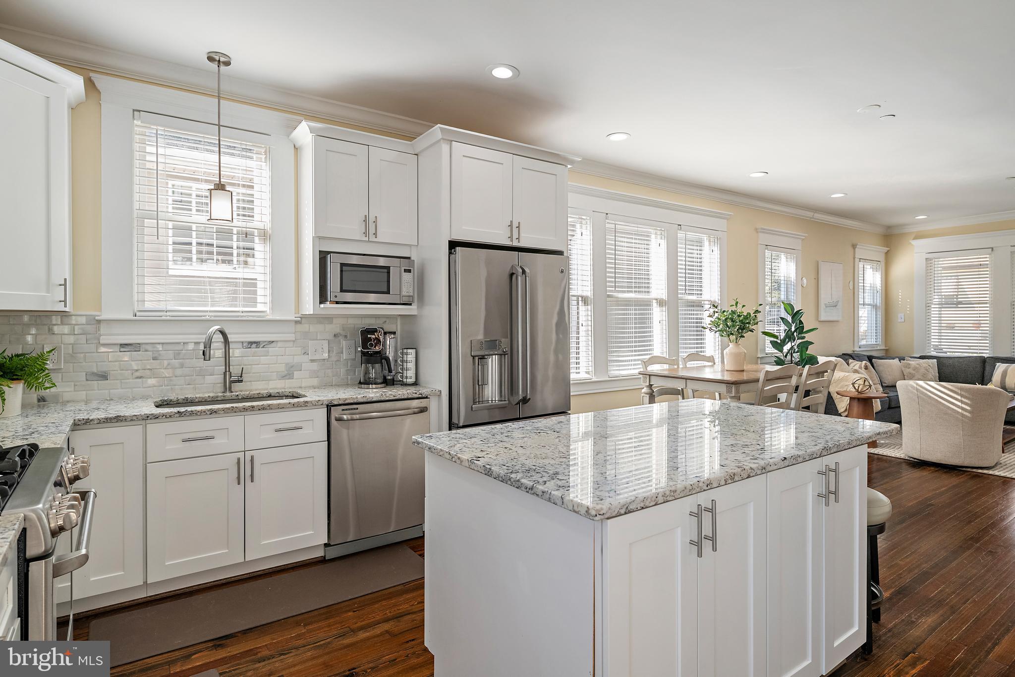 MURRAY HILL - Residential