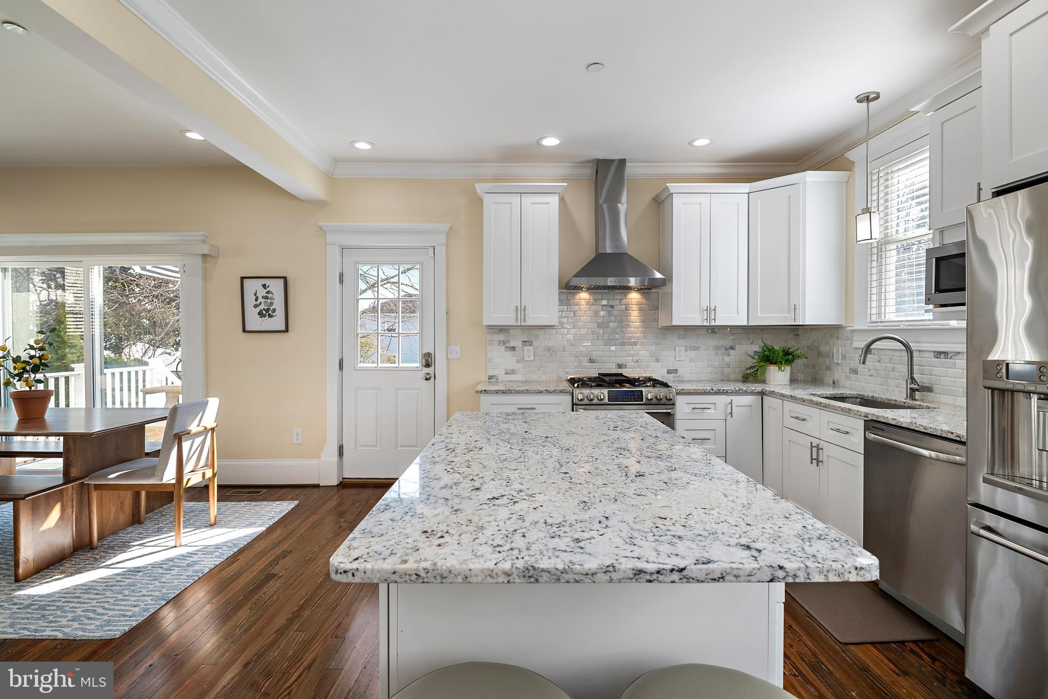 MURRAY HILL - Residential