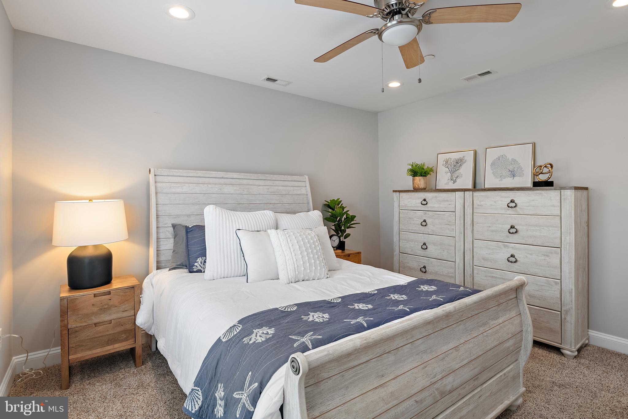 MURRAY HILL - Residential