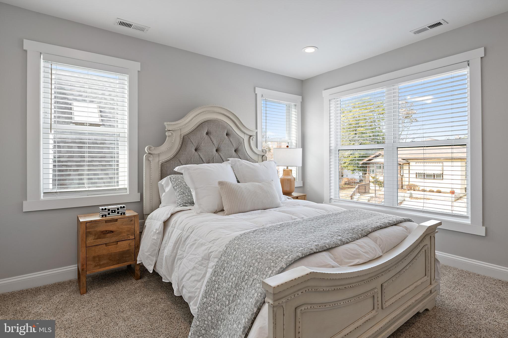 MURRAY HILL - Residential