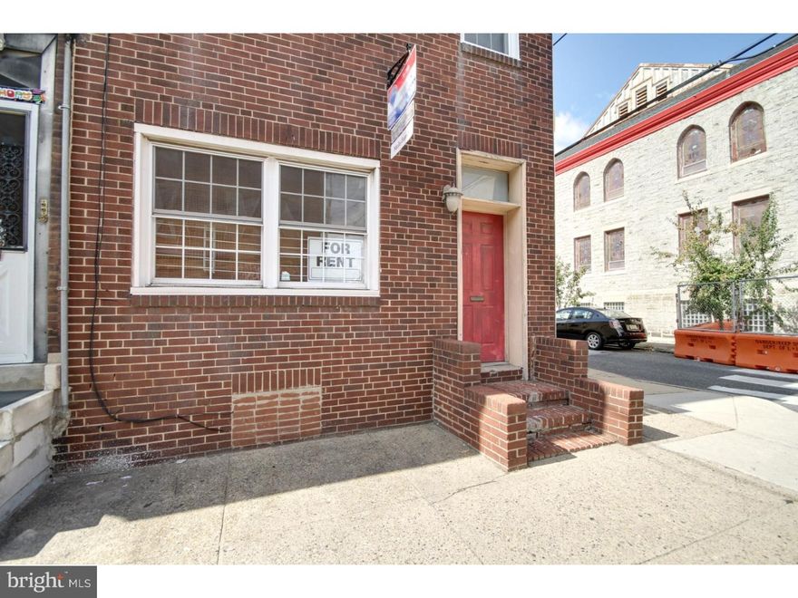 Great Location for this MultiFamily Triplex. Three units 1 bedroom each. Needs to be updated.