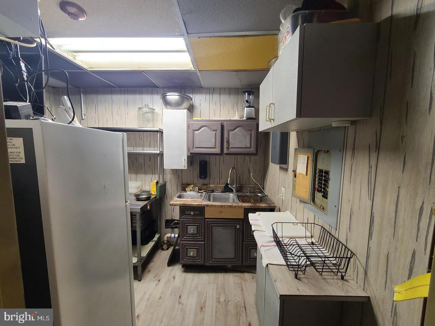 270 SHELL ROAD 272