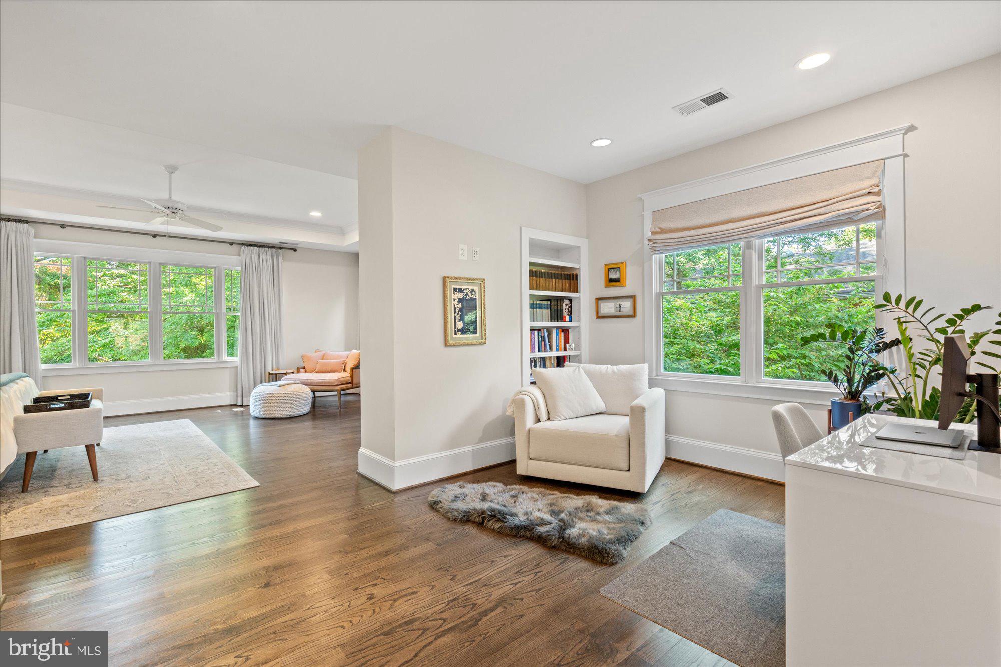 GOLF CLUB MANOR - Residential