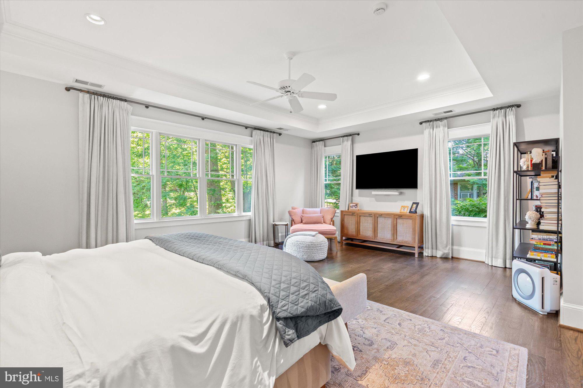 GOLF CLUB MANOR - Residential