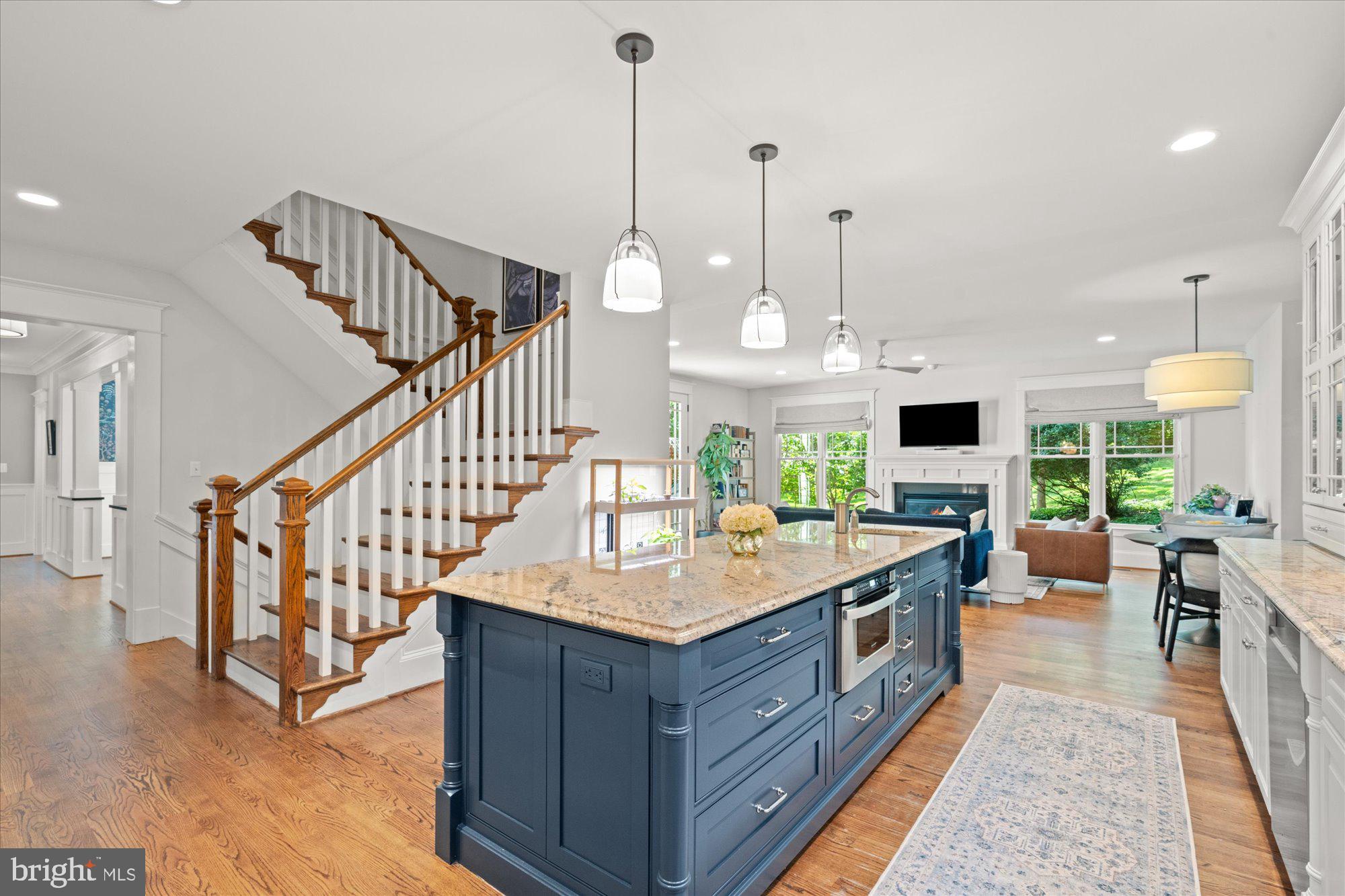 GOLF CLUB MANOR - Residential