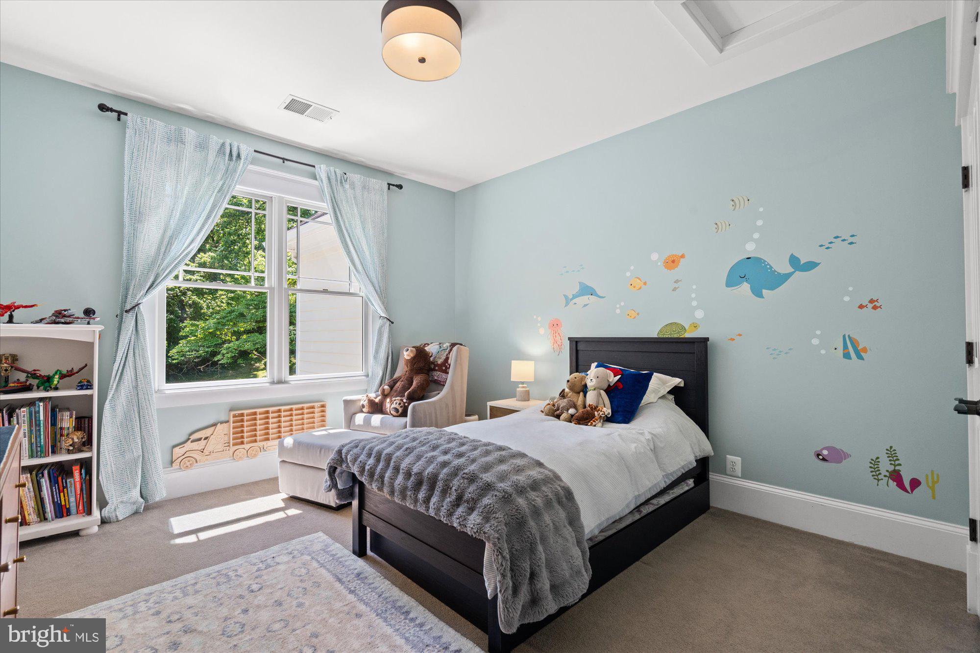 GOLF CLUB MANOR - Residential