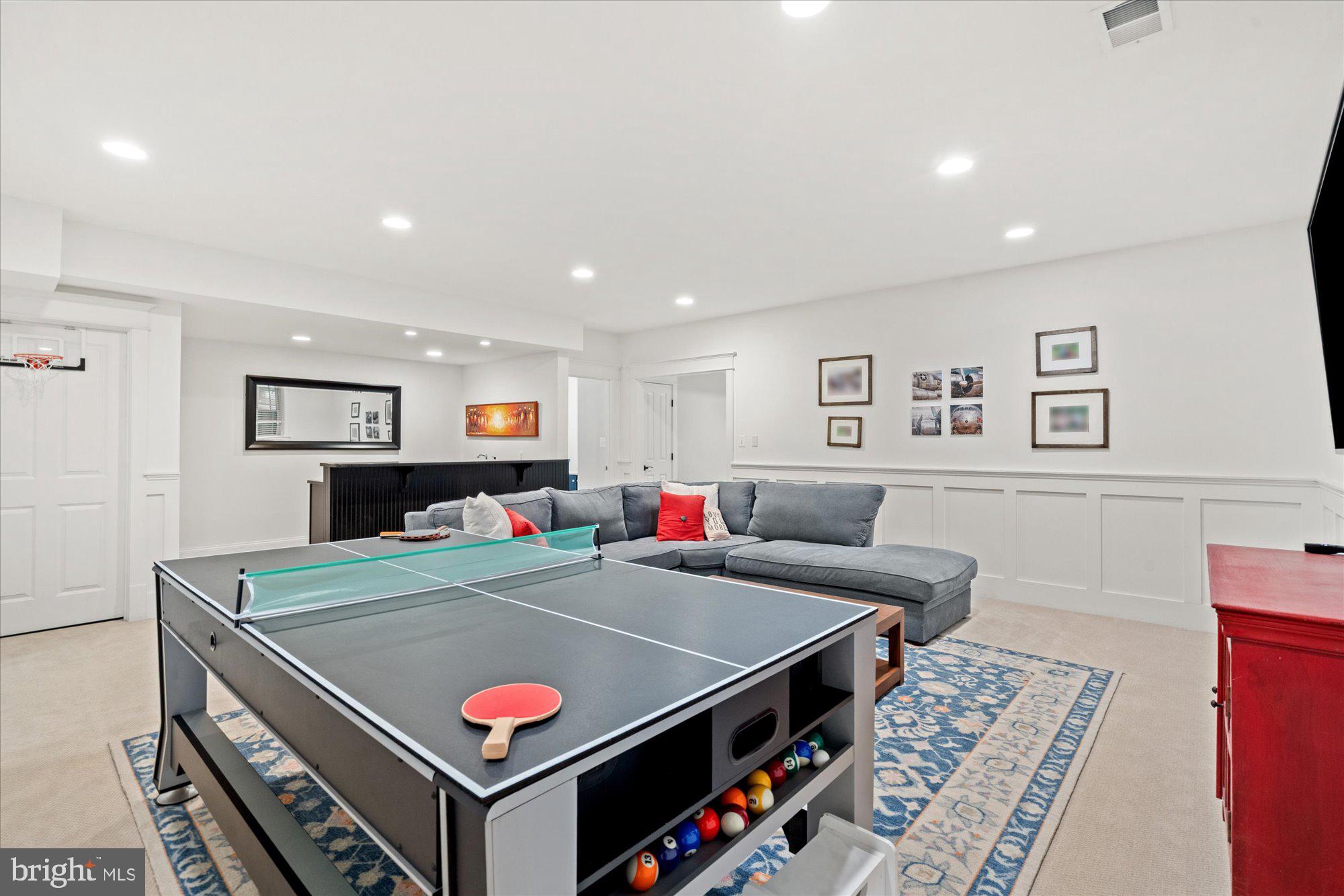 GOLF CLUB MANOR - Residential