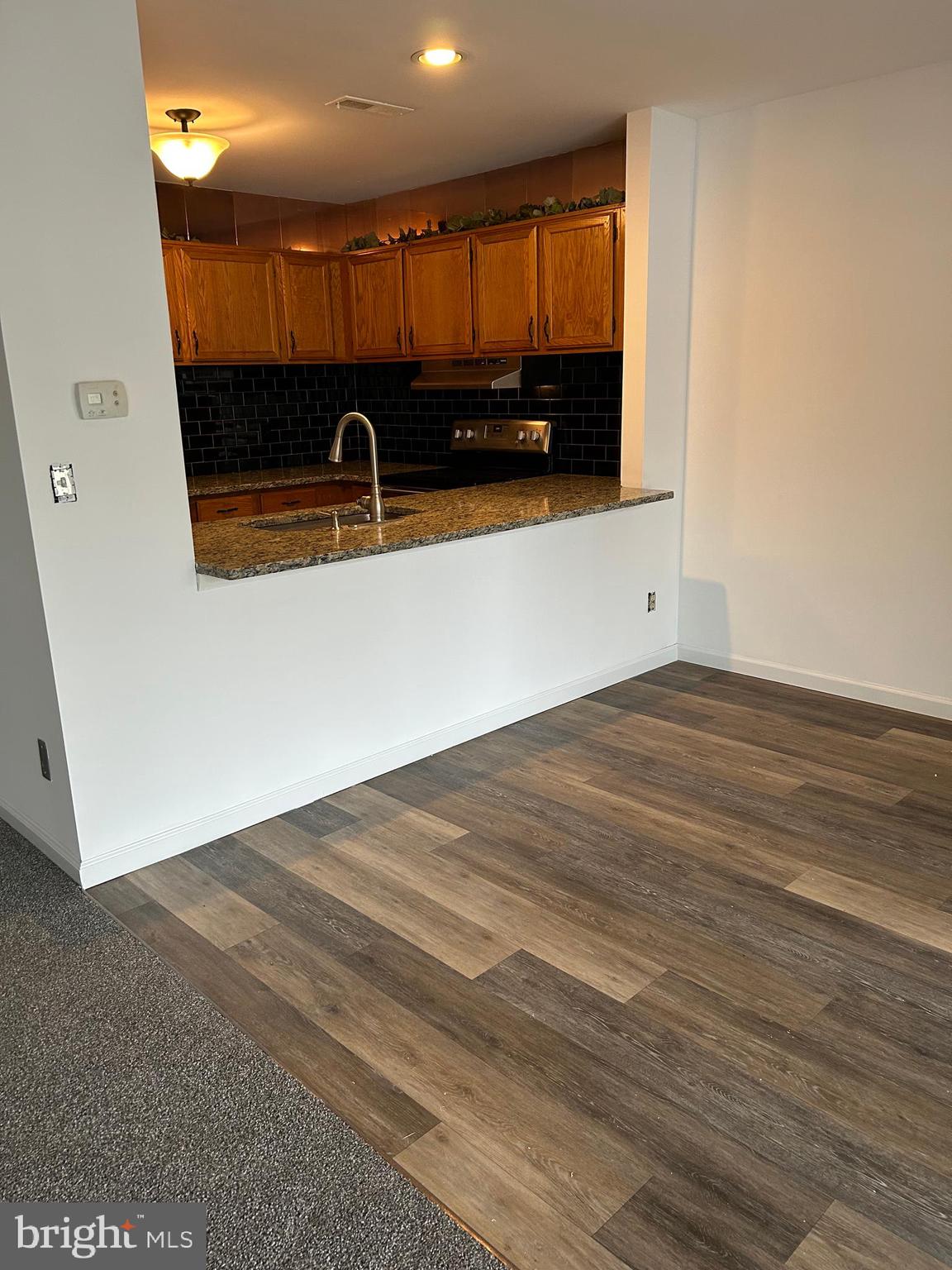 FLYING HILLS - Residential Lease