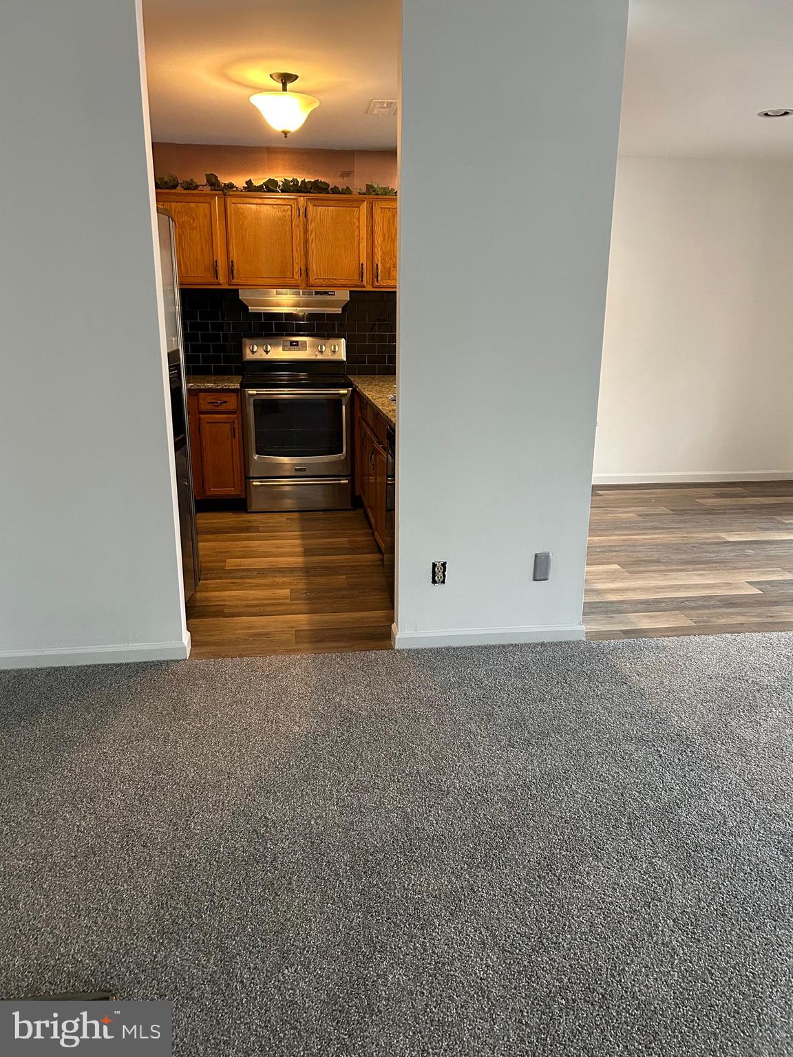 FLYING HILLS - Residential Lease