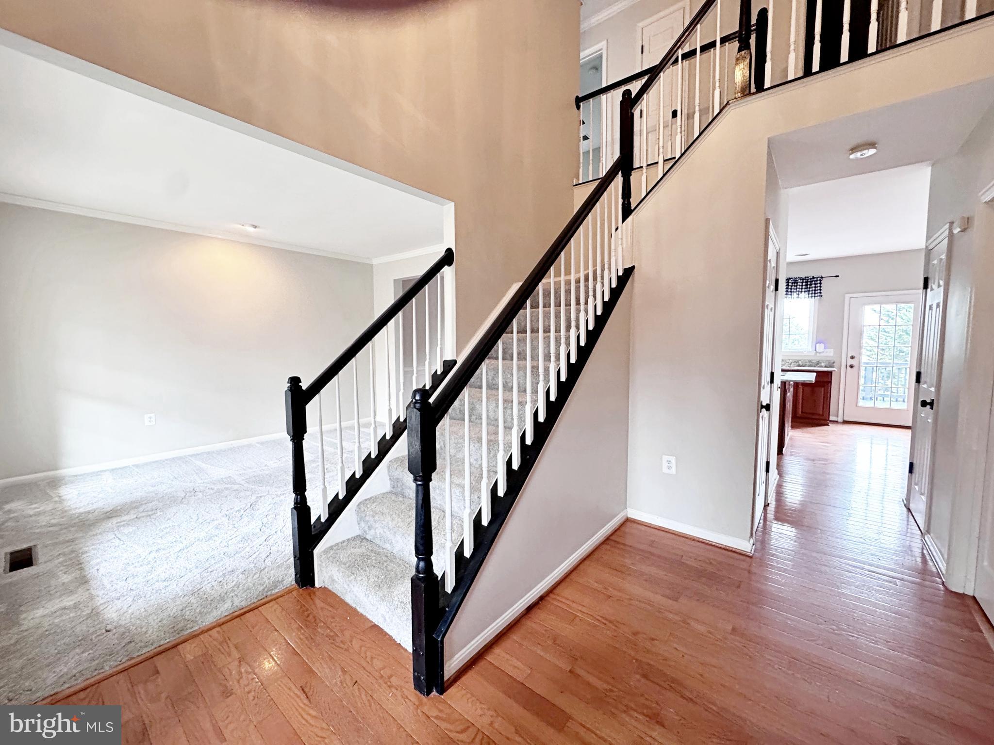 LOCUST HILL - Residential