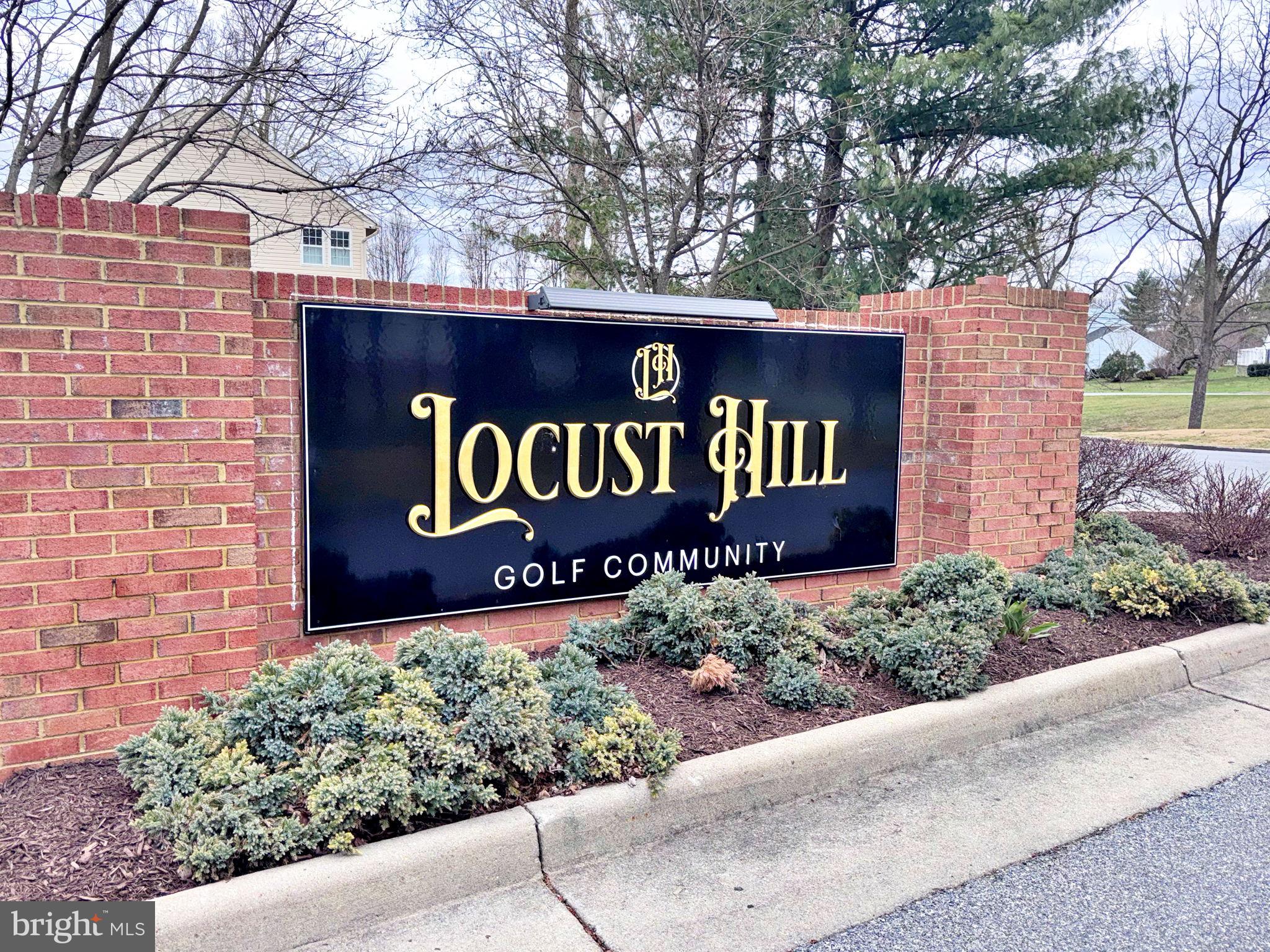 LOCUST HILL - Residential