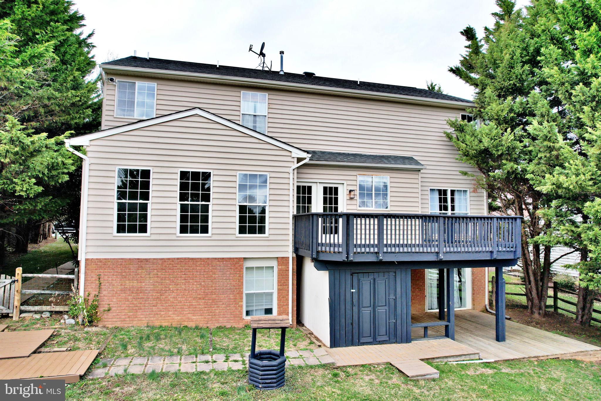 LOCUST HILL - Residential