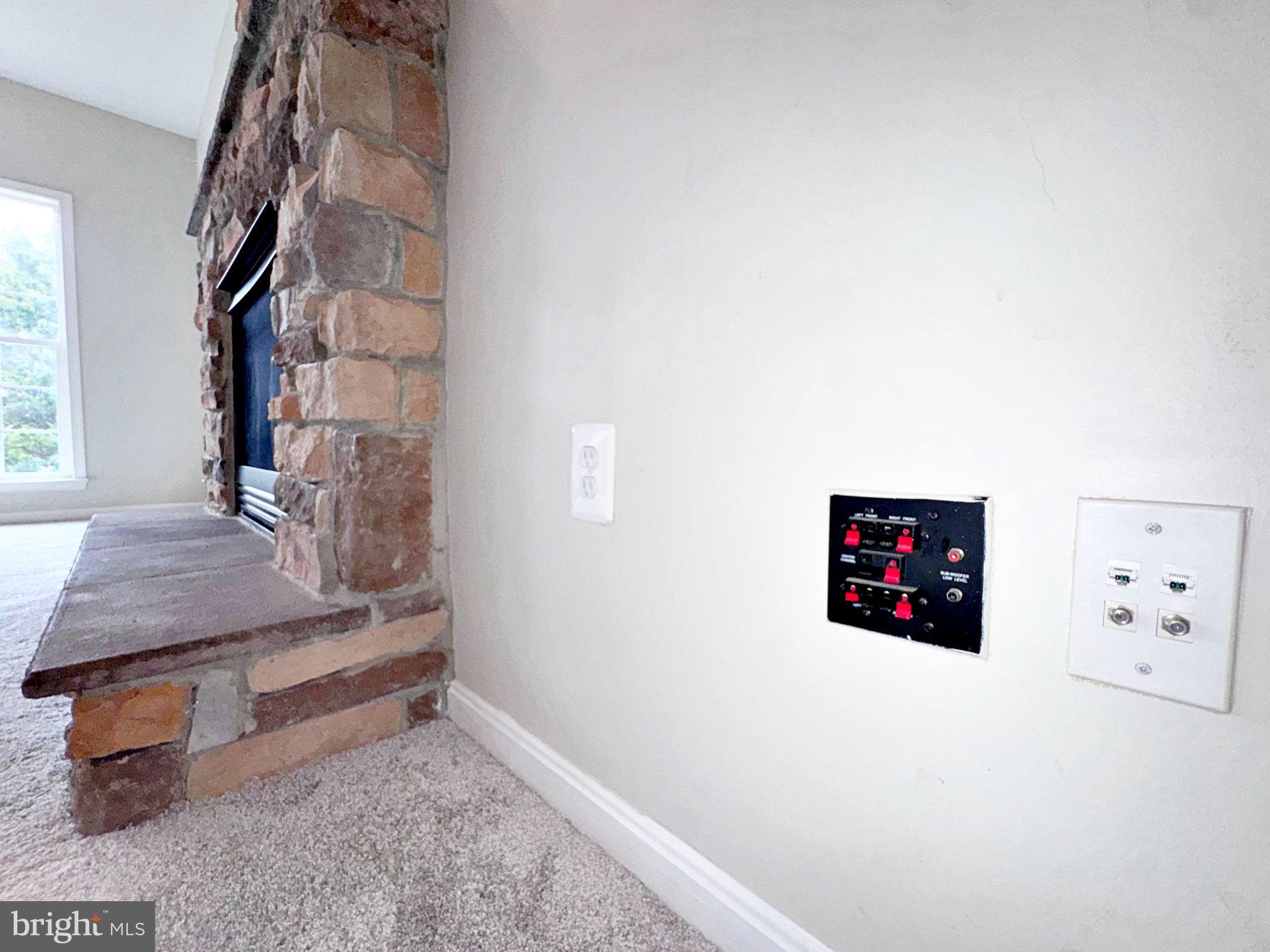 LOCUST HILL - Residential