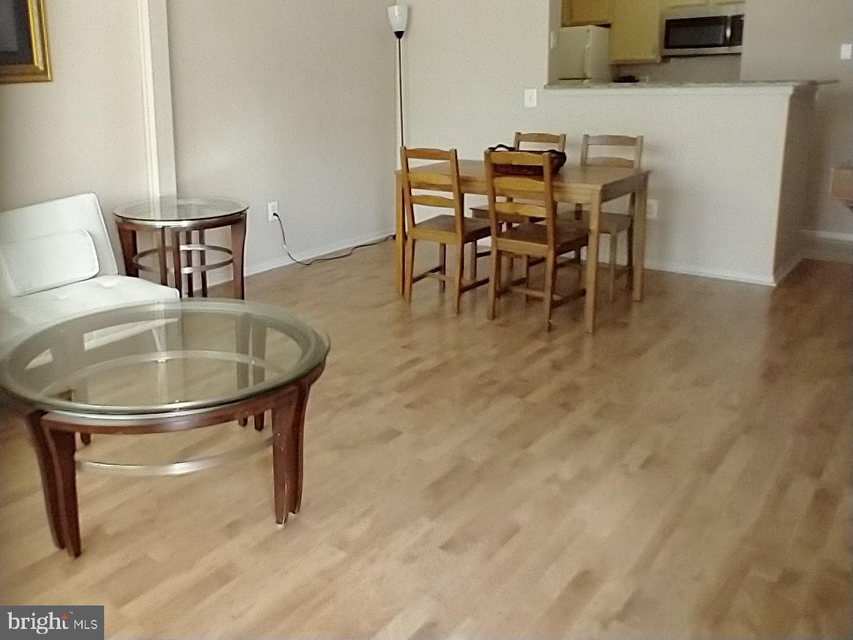 GATES OF MCLEAN - Residential Lease