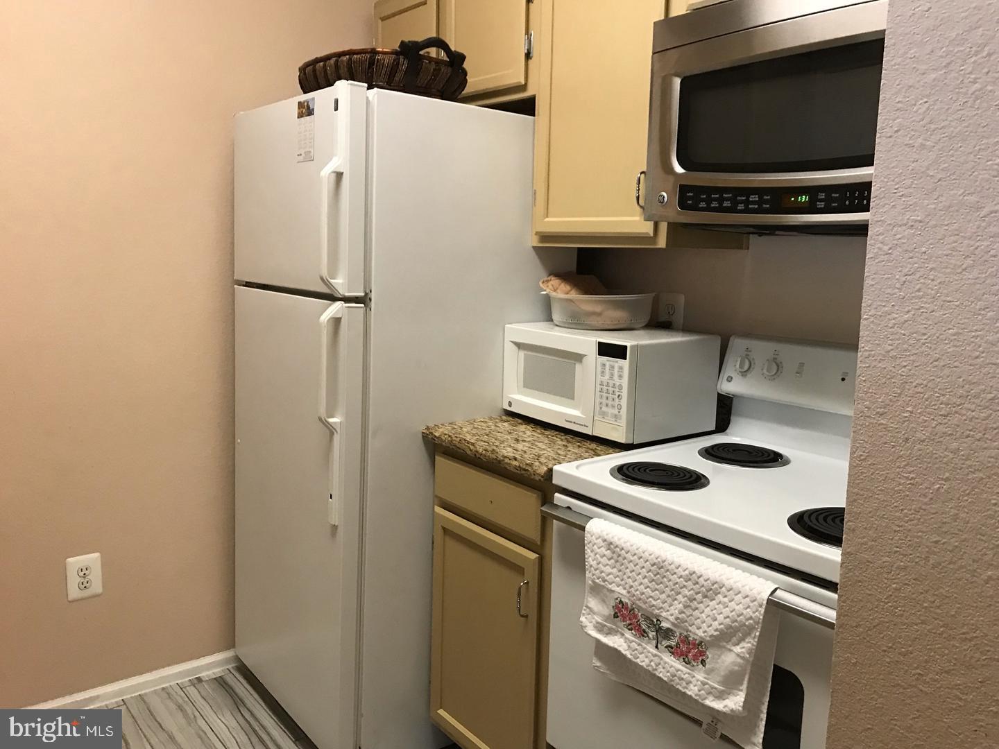 GATES OF MCLEAN - Residential Lease