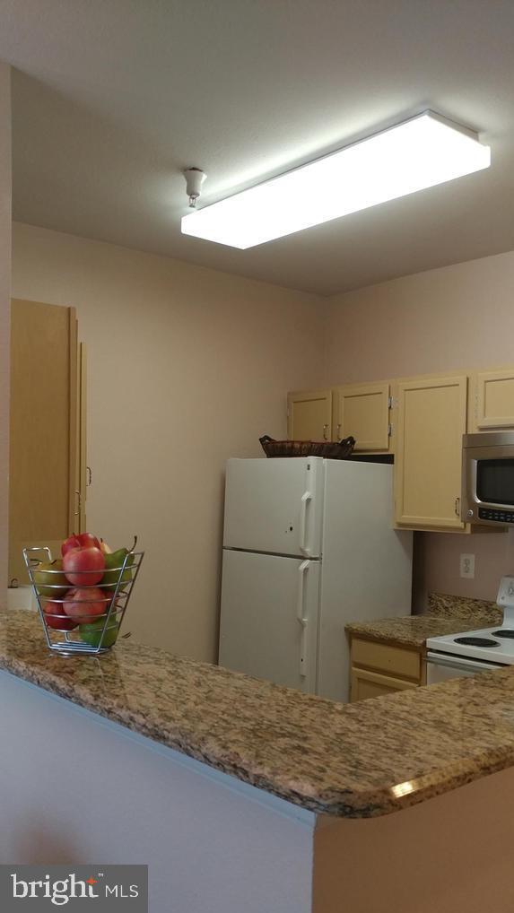 GATES OF MCLEAN - Residential Lease