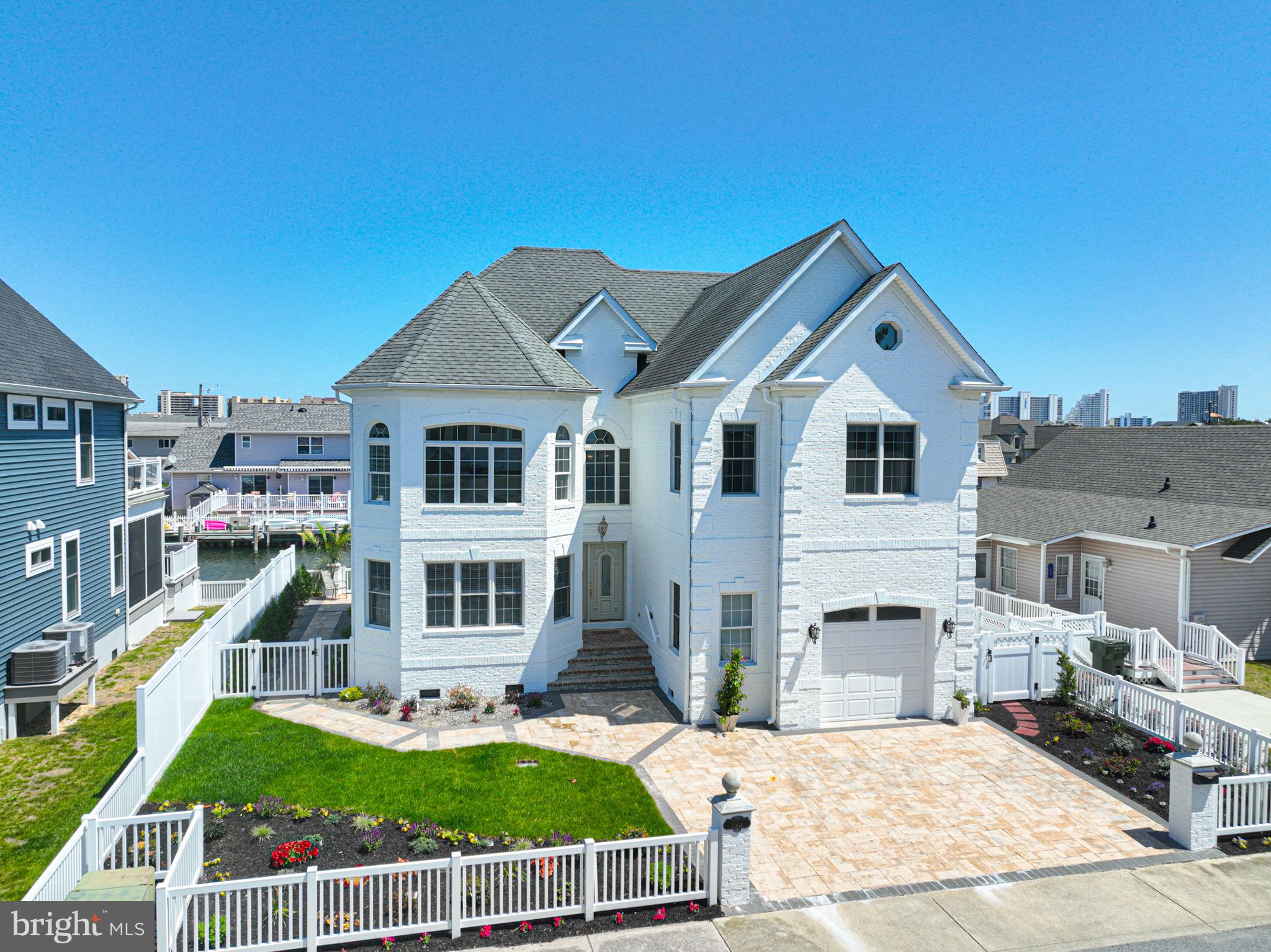 CAINE KEYS II EXT - Residential