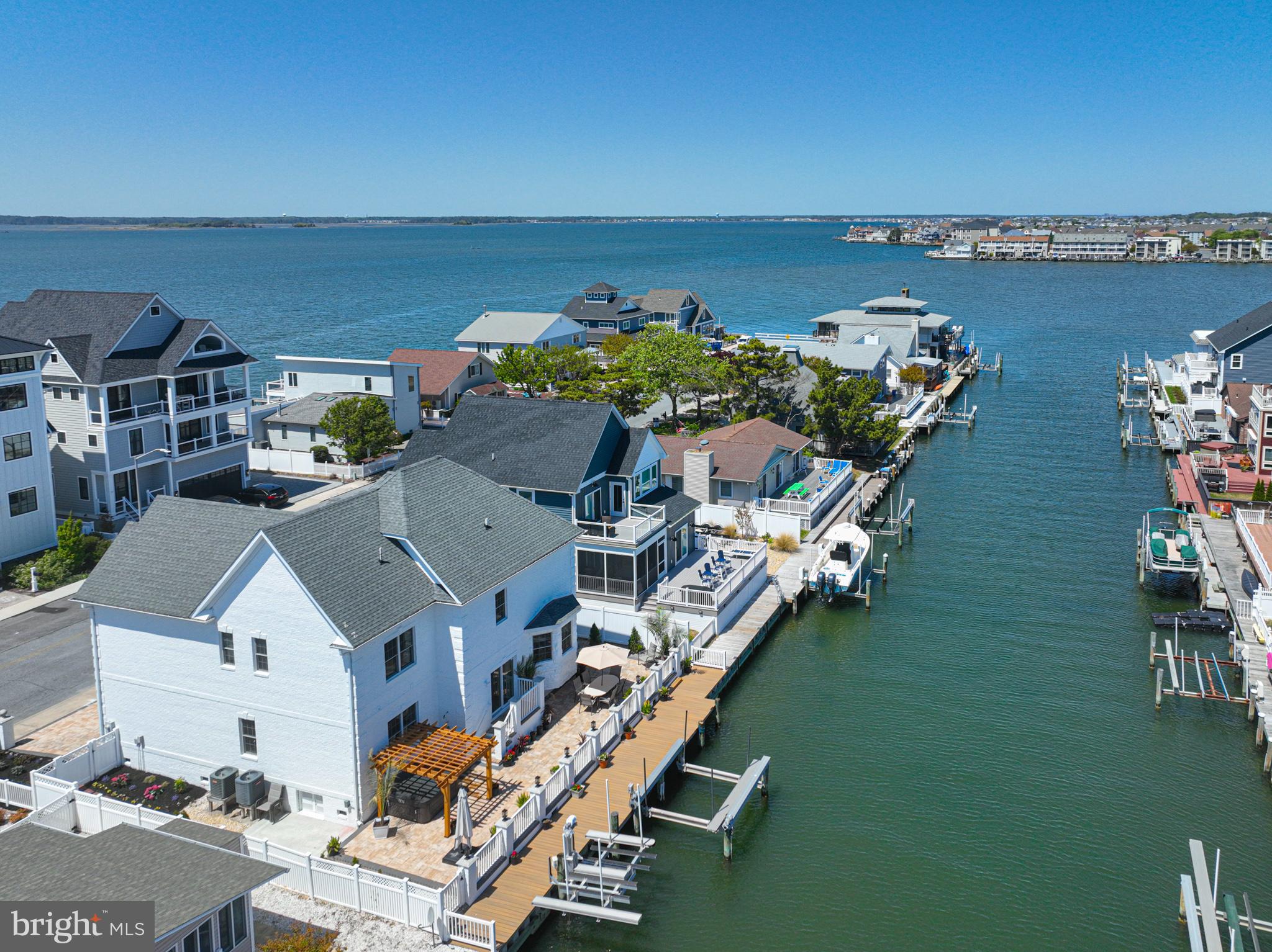 CAINE KEYS II EXT - Residential