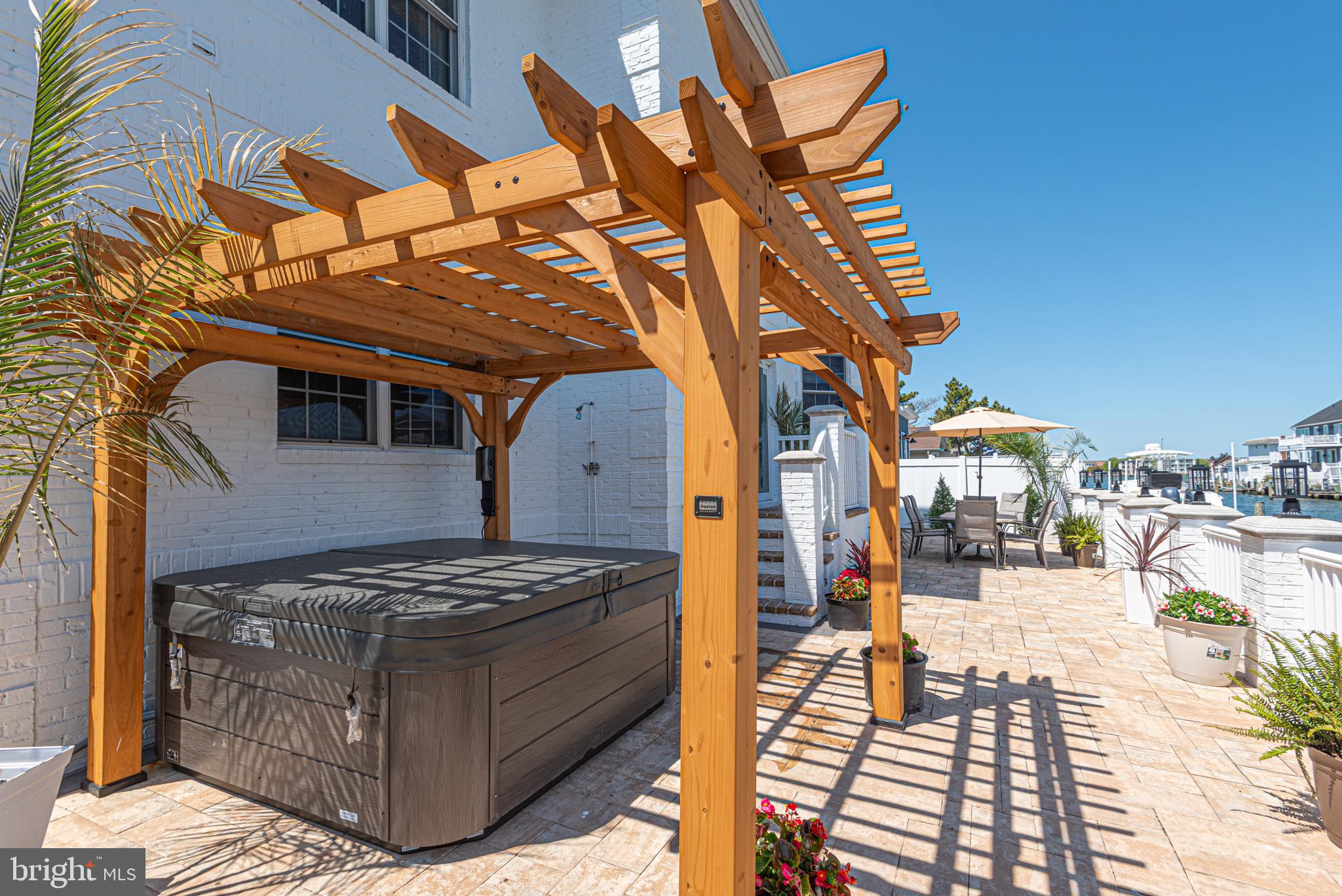 CAINE KEYS II EXT - Residential