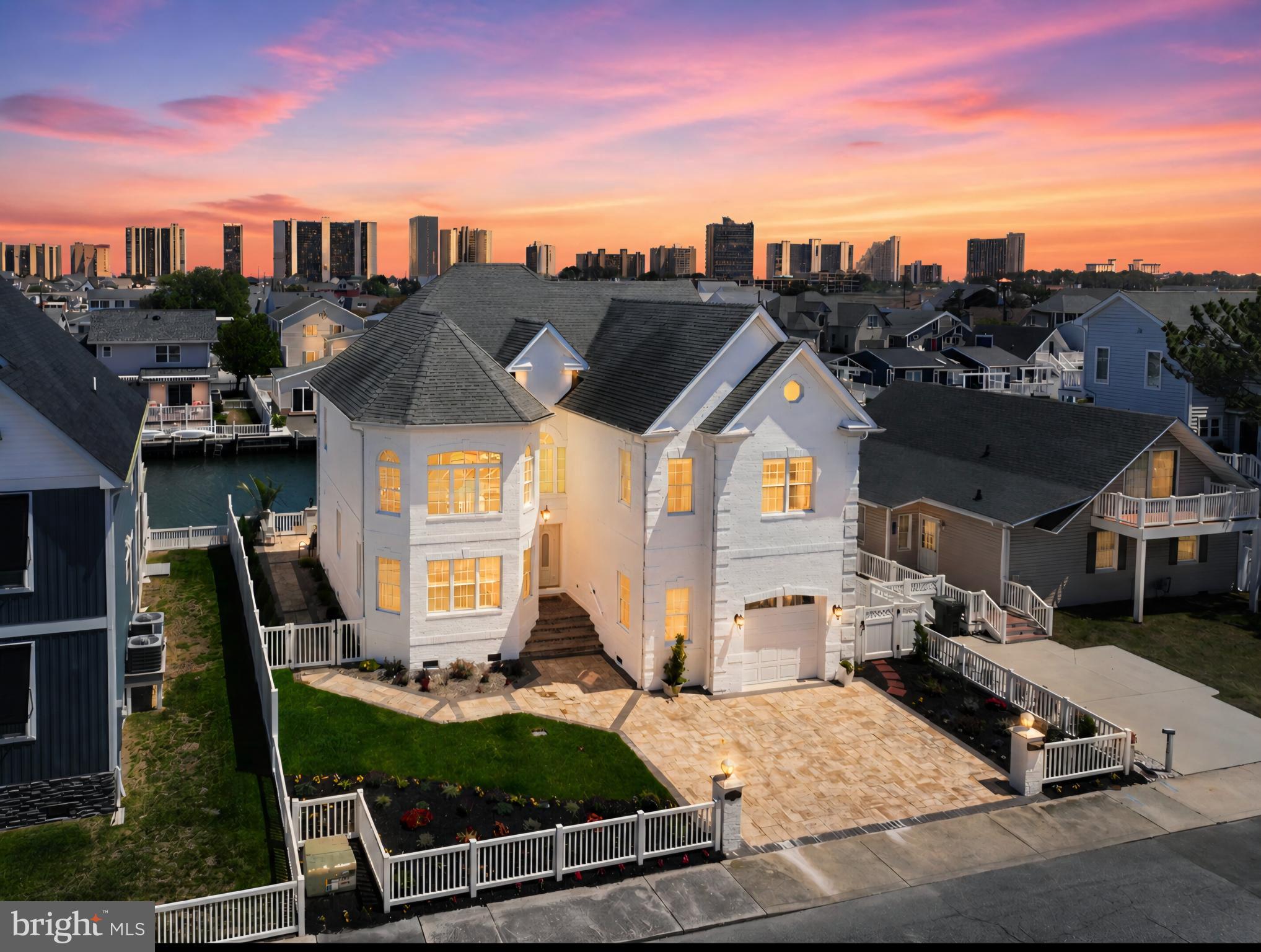 CAINE KEYS II EXT - Residential